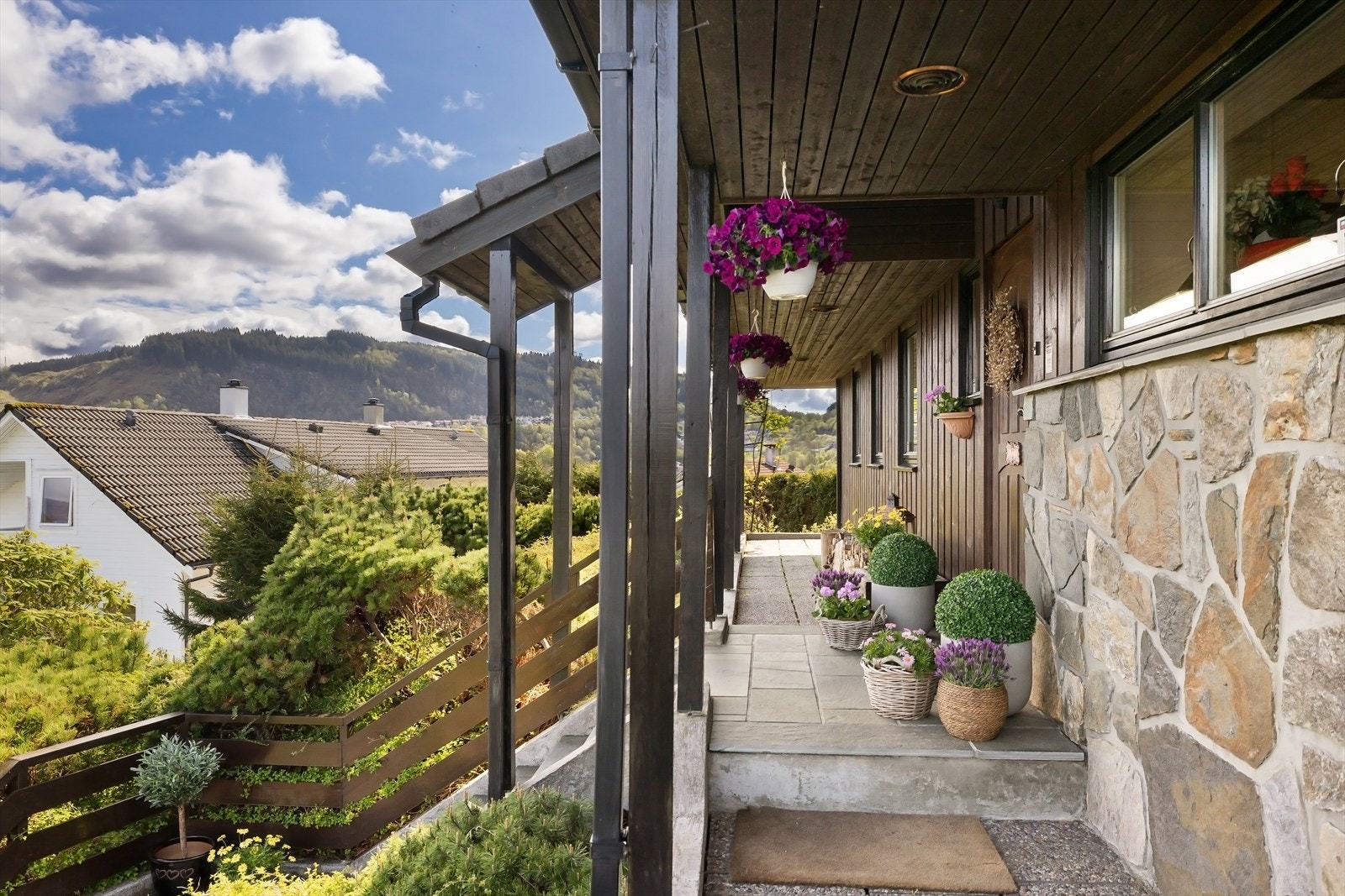 Inngangsparti. Galleribilde