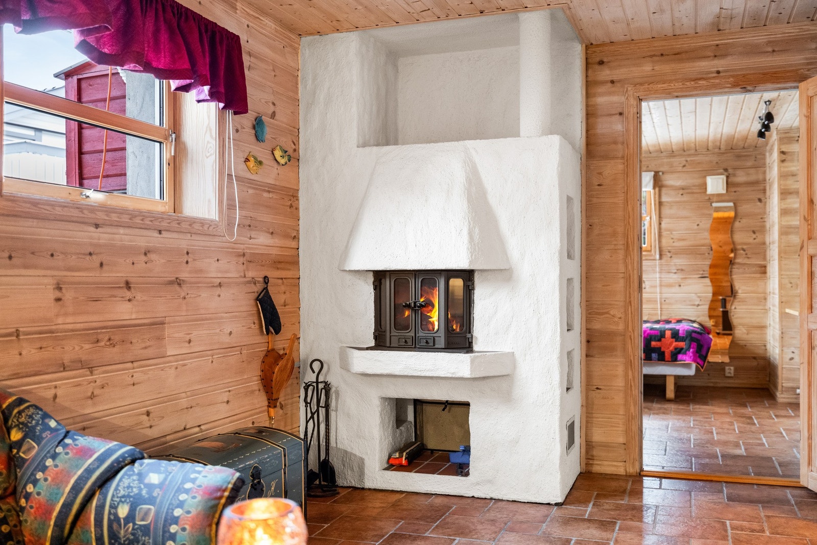 Peis som gjør det enkelt å varme opp kjellerstuen i vinterhalvåret. Galleribilde