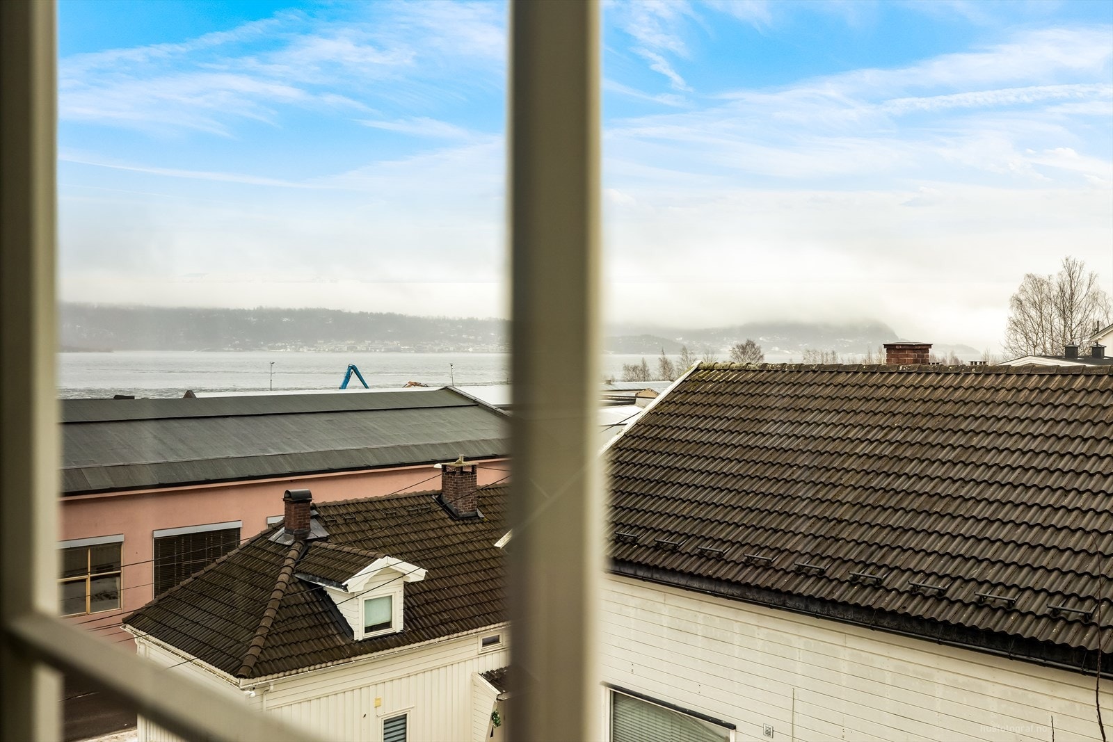 Fra boligen er det kort vei til gode turmuligheter i skog og mark. Galleribilde