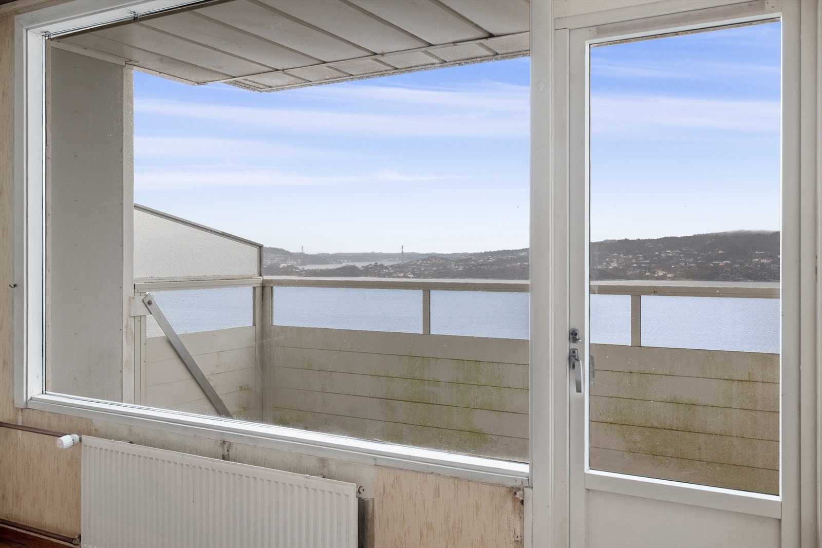 Altandør fra stuen ut til balkongen. Galleribilde