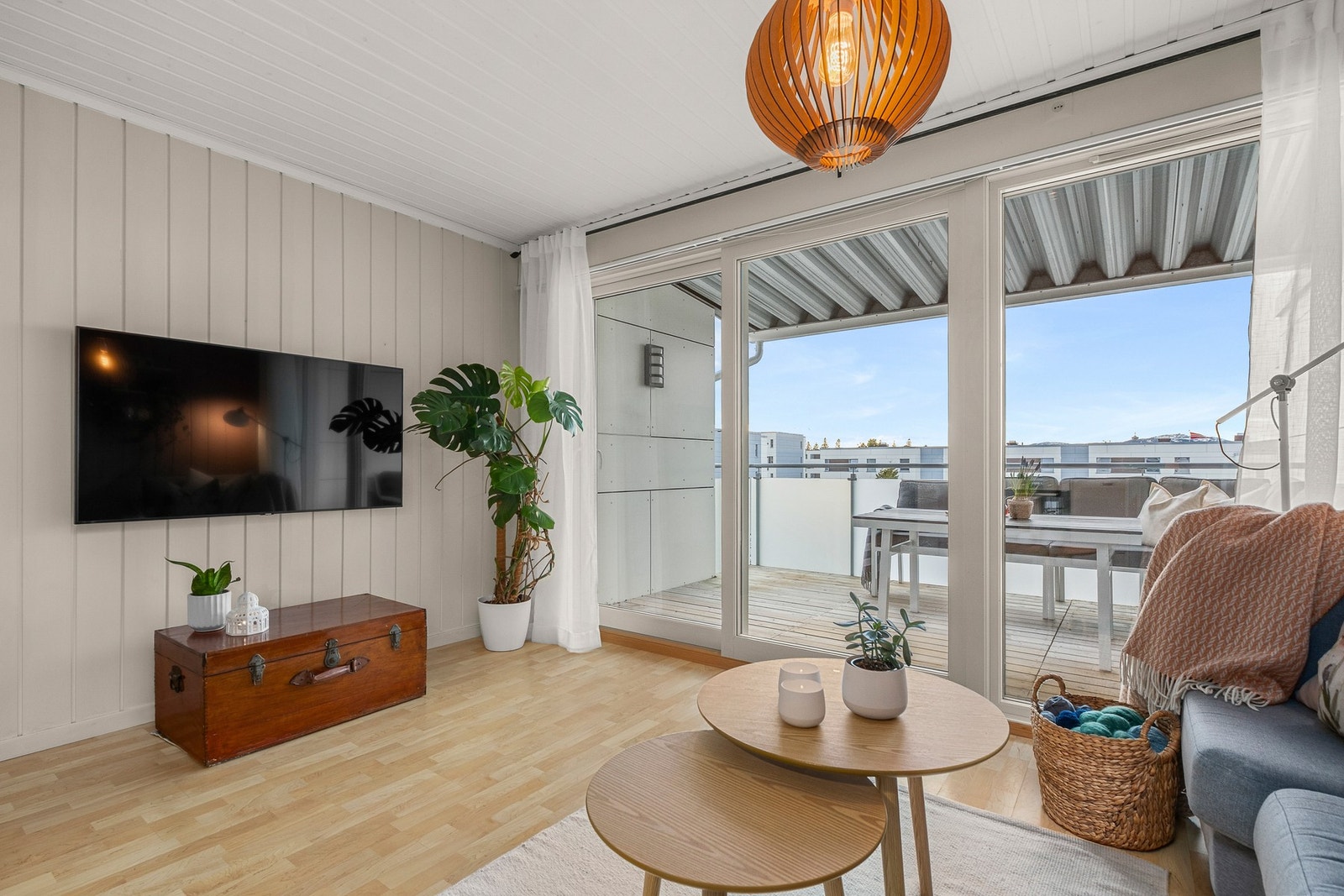 Fra stuen har du utgang til den vestvendte balkongen. Galleribilde