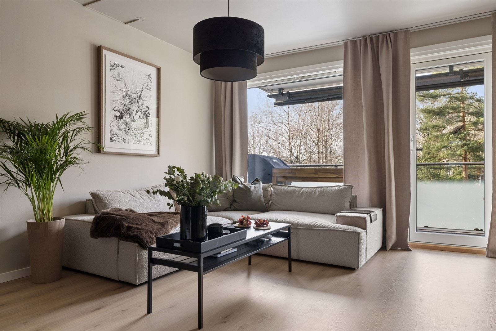 Vinduene er fra 2019 og har 3-lags glass, som sikrer god isolasjon. Galleribilde