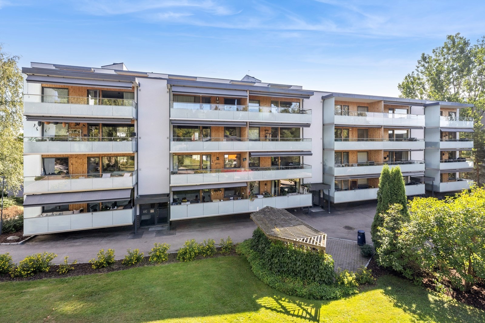 Borettslaget er pent opparbeidet og her bor man sentralt til med nærhet til "alt" man trenger i hverdagen. Galleribilde