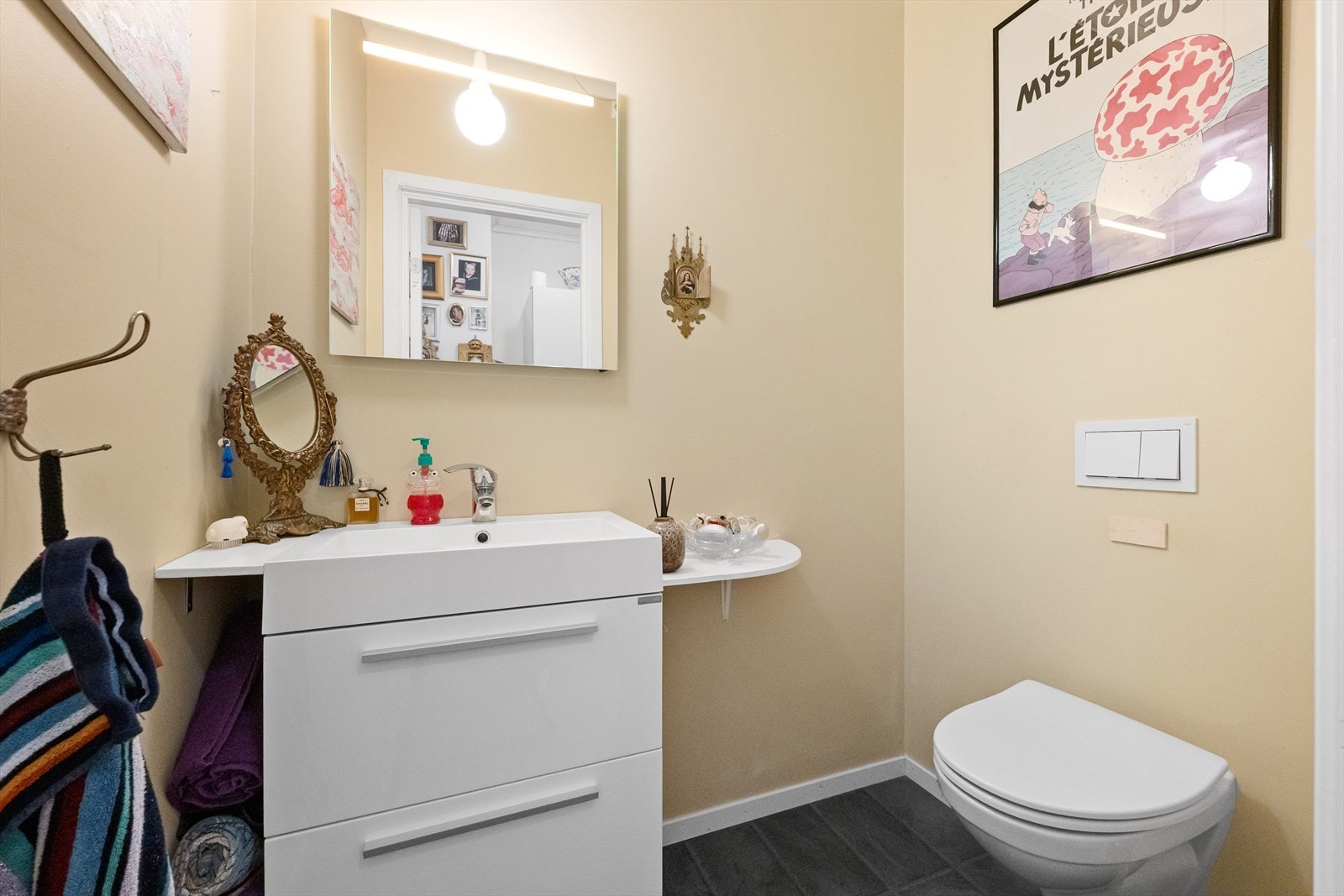 Nytt vegghengt gjestetoalett i 1. etasje Galleribilde