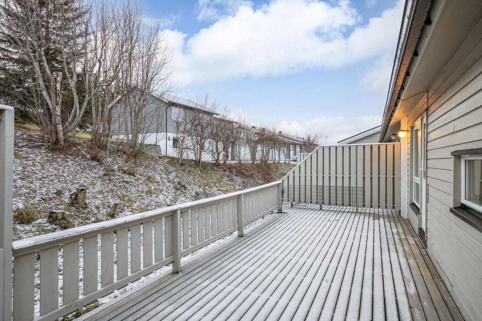 Terrassen har en forholdsvis usjenert beliggenhet Galleribilde