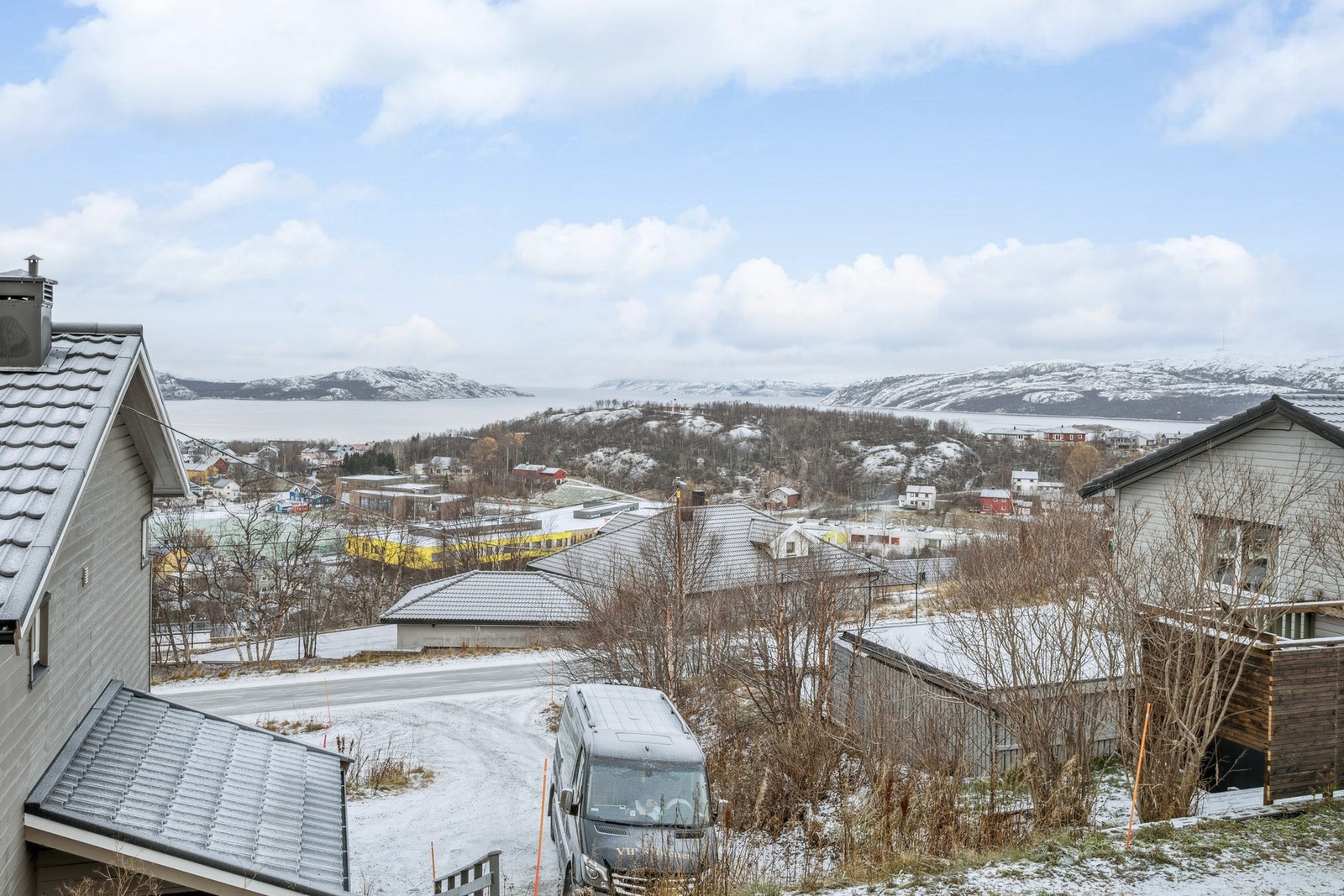 Utsikt fra balkong i 2.etg. Galleribilde