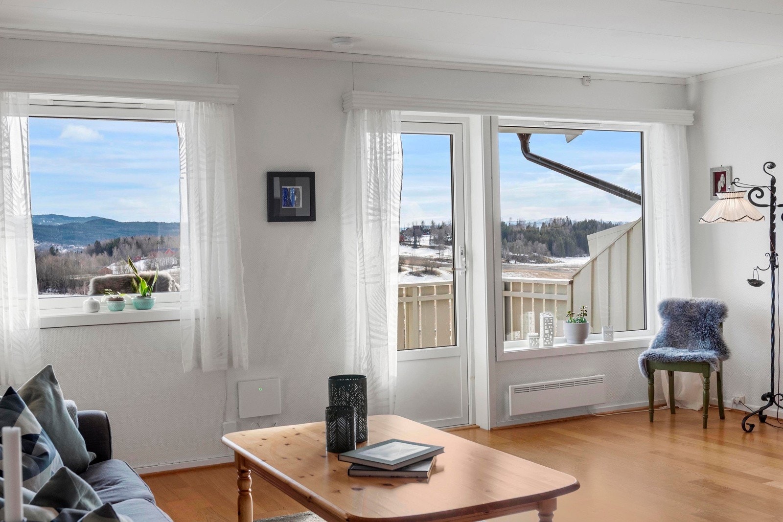 Gode vindusflater som slipper inn masse lys. Galleribilde