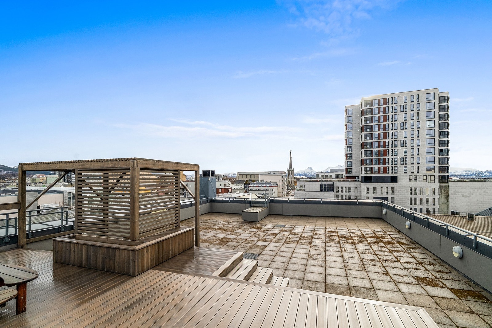 Meget gode lys og solforhold på terrassen. Galleribilde