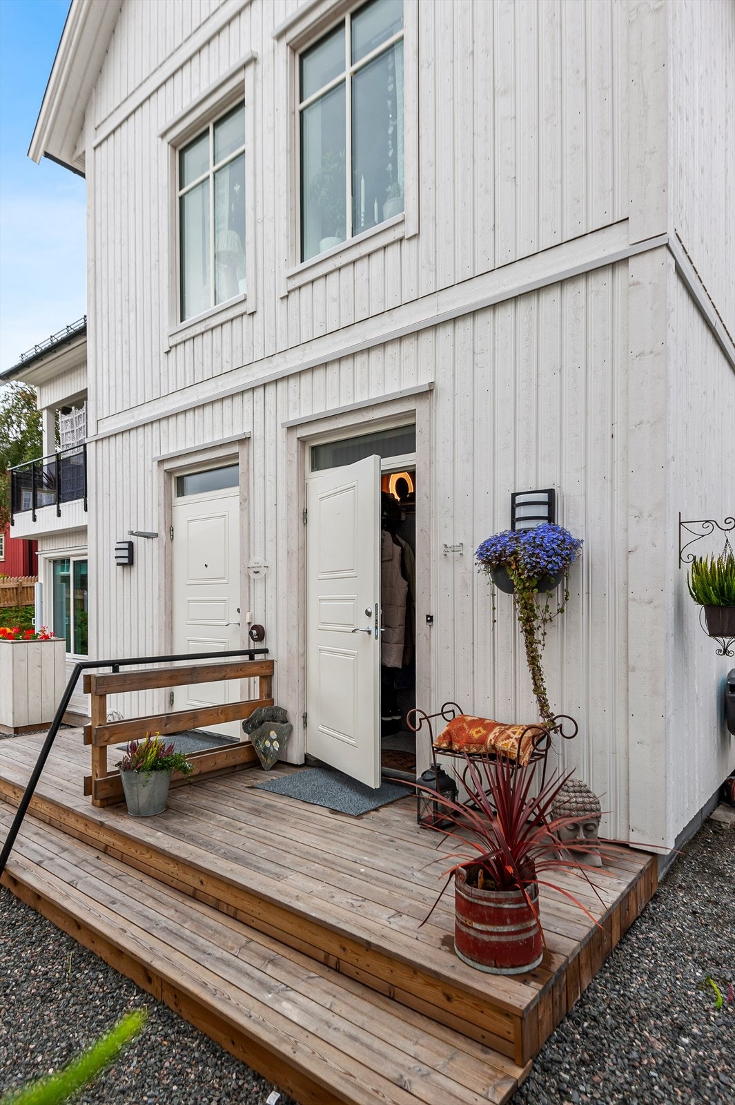 Inngangsparti med terrasse Galleribilde