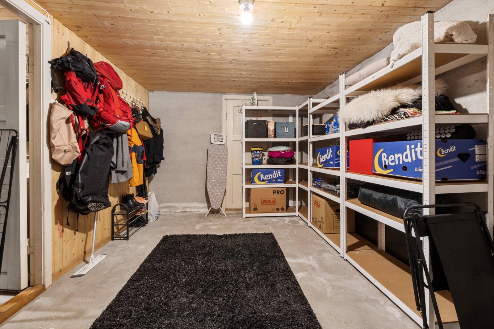 Bod nr. 2 med rikelig lagringsplass Galleribilde