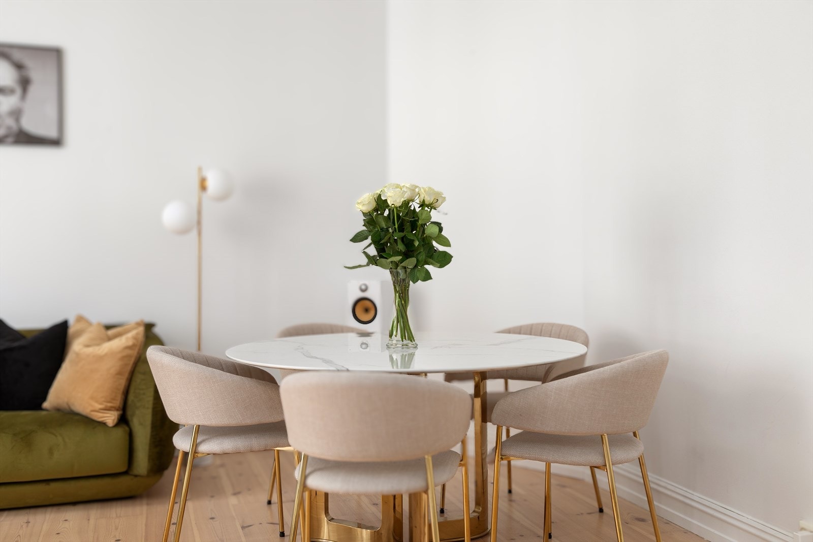 God plass til spisegruppe. Galleribilde