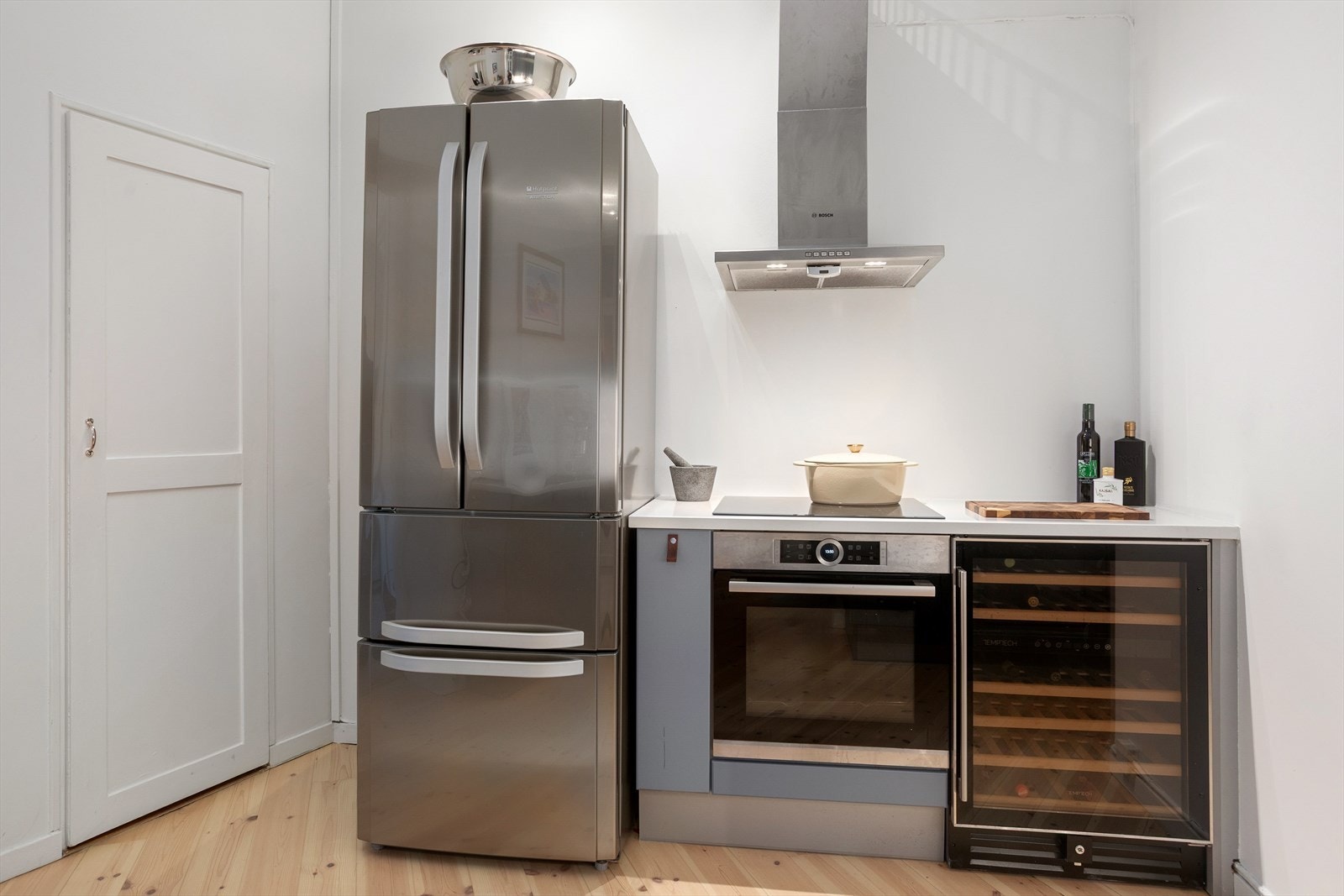 Induksjonstopp, stekeovn og vinkjøler. Galleribilde