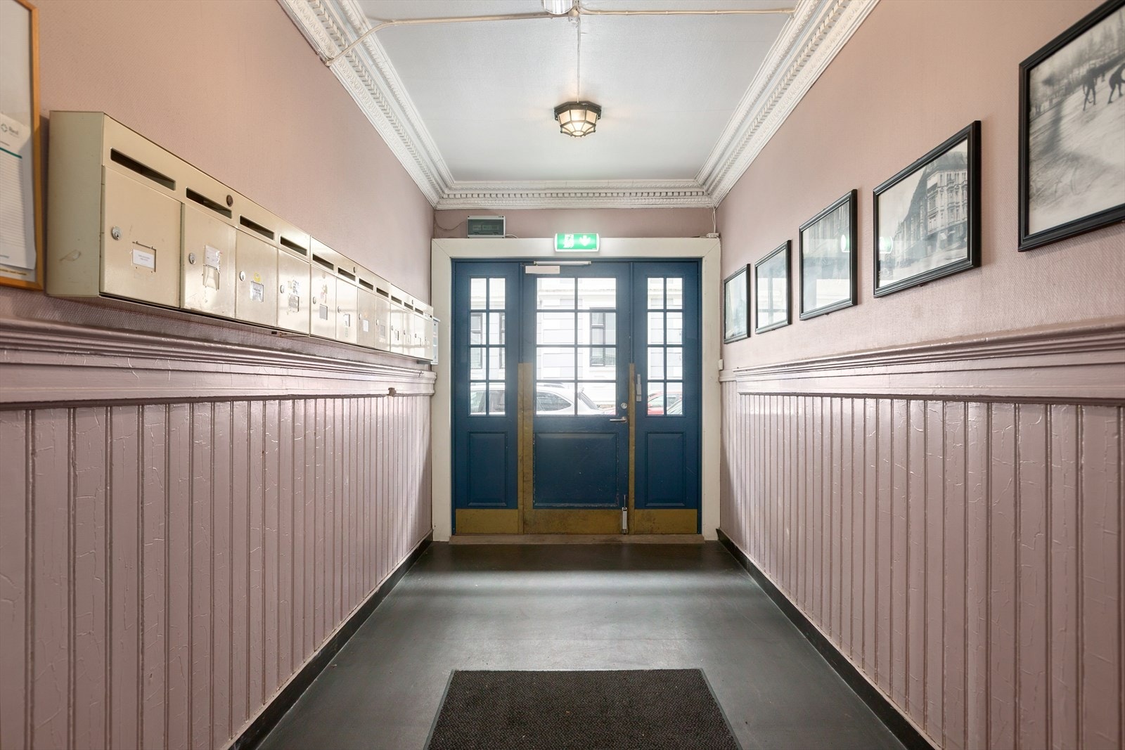 Inngangsparti. Galleribilde