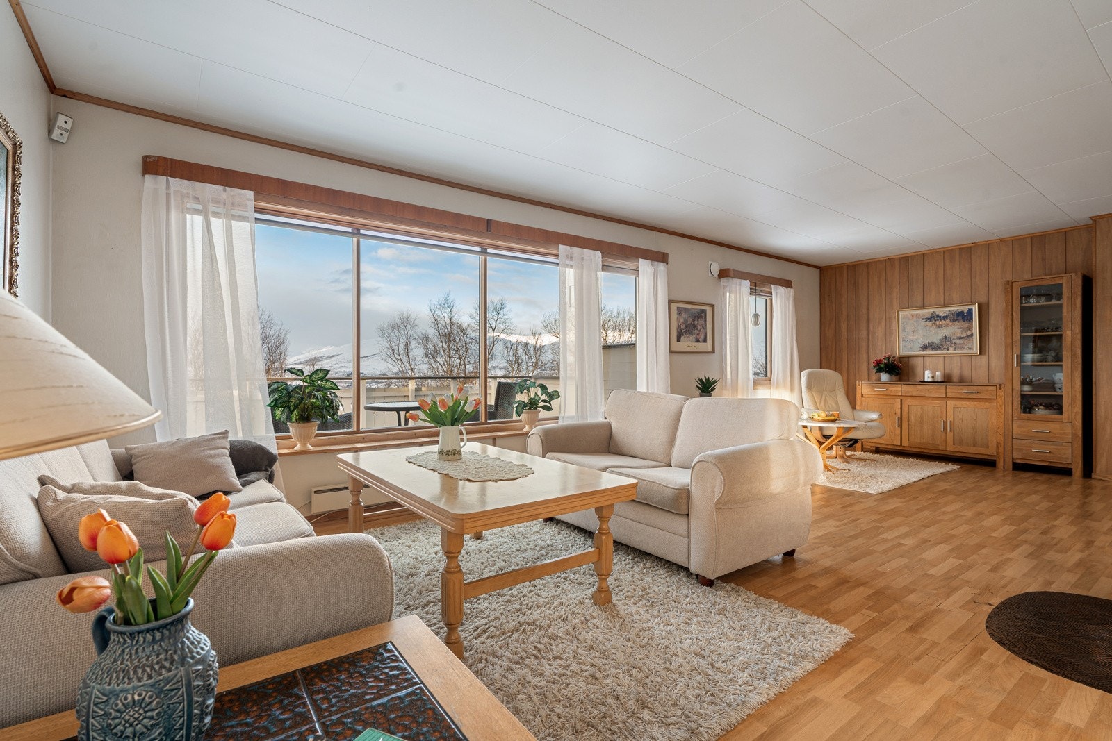 Fantastisk beliggenhet på et høydedrag med nydelig utsikt. Galleribilde