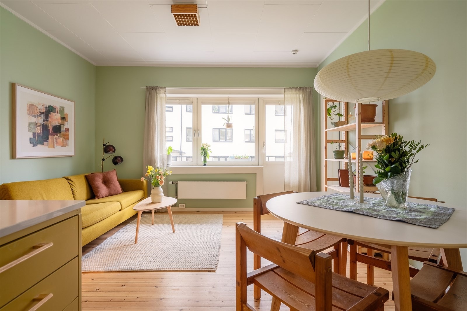 Oppvarming via radiatorer er inkludert i felleskostnadene, sammen med varmtvann og internett. Galleribilde