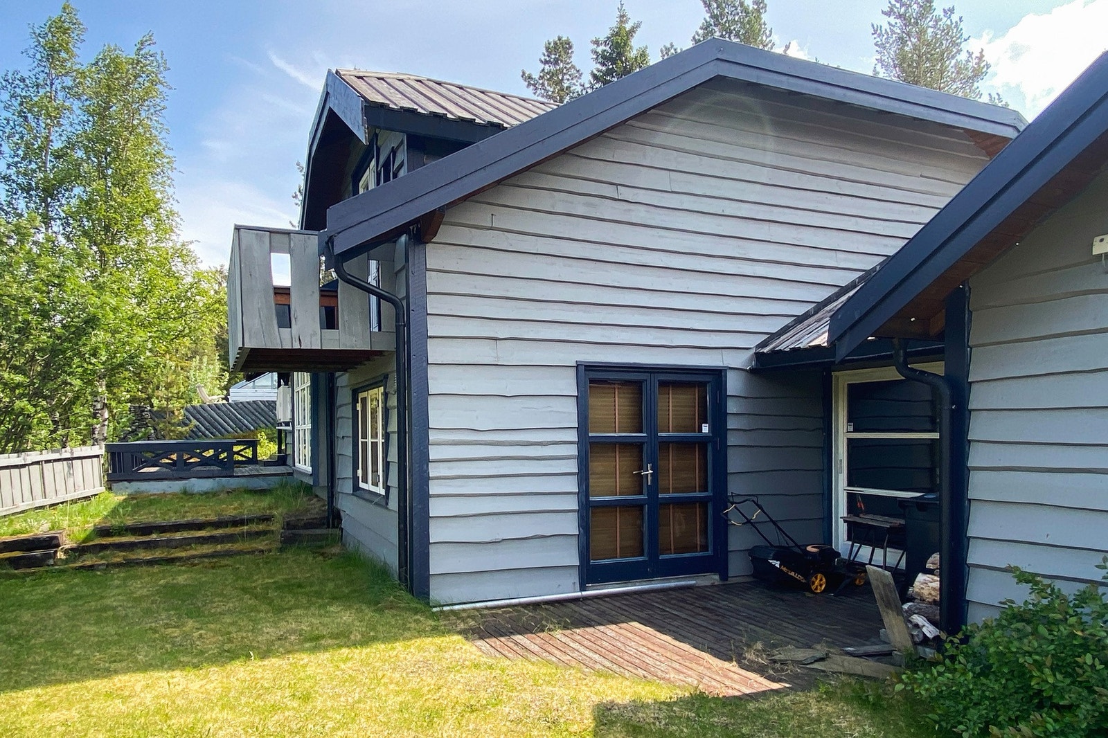 Private utesoner rundt hele eiendommen! Galleribilde