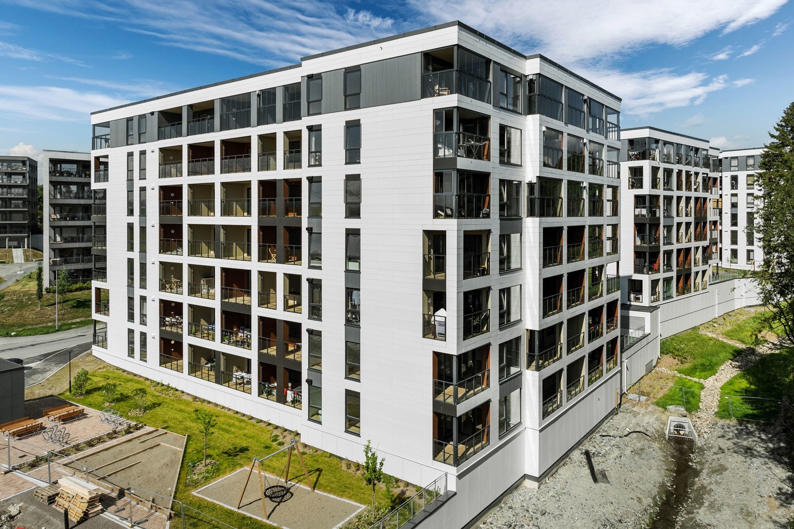 Leiligheten har en meget god internbeliggenhet i 6. etasje av bygget Galleribilde