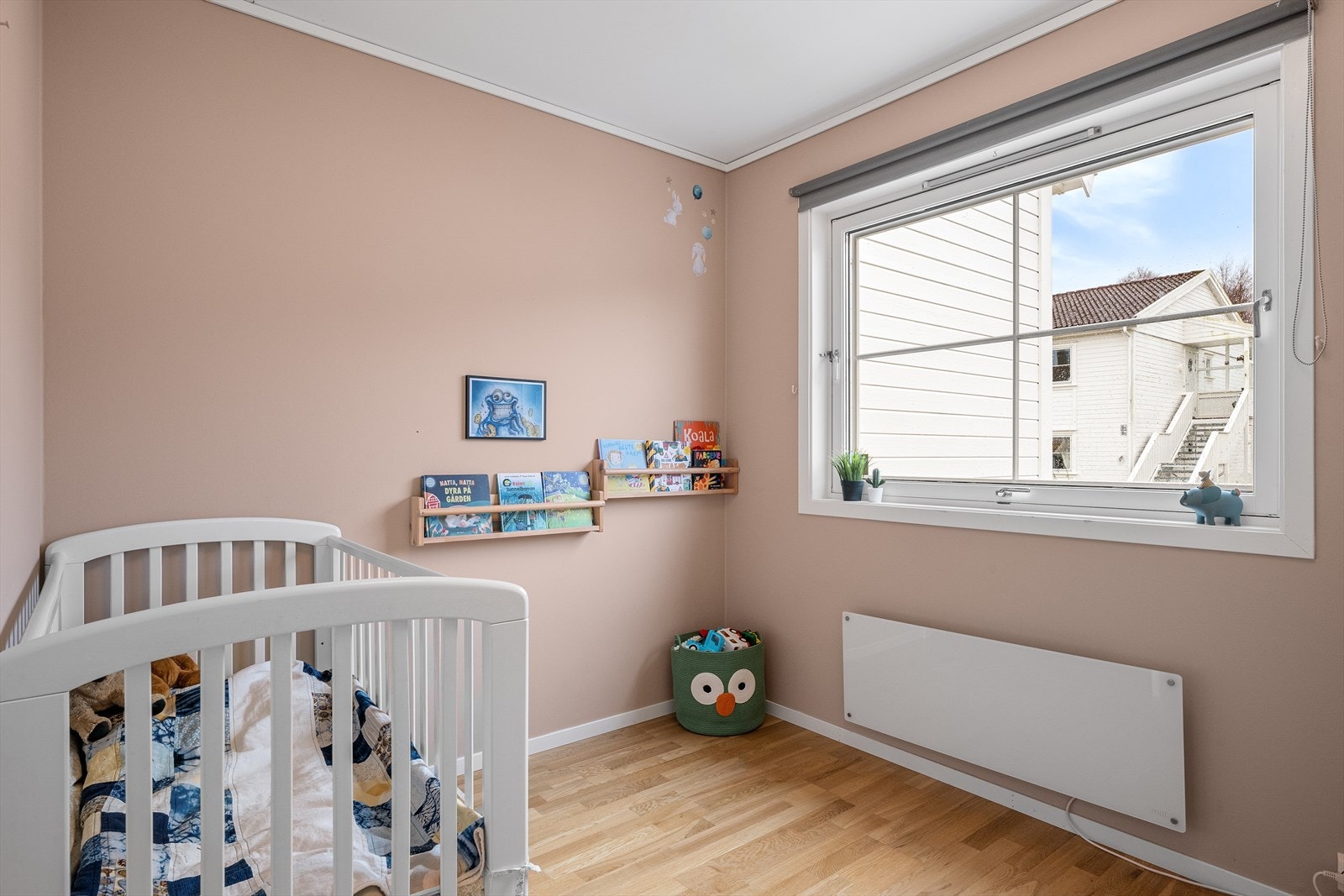 Det tredje soverommet passer utmerket som barnerom, gjesterom eller hjemmekontor. Galleribilde