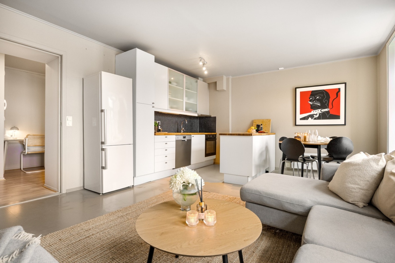 Leiligheten har et areal på 92kvm BRA. Galleribilde