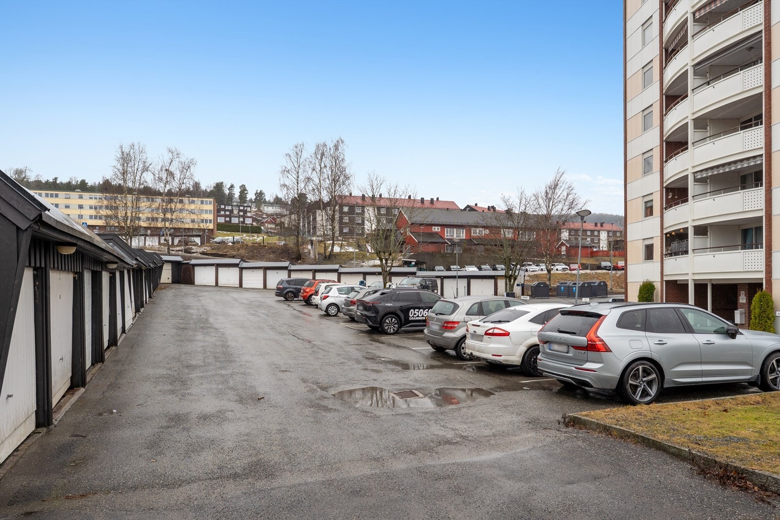 Med leiligheten følger det parkering i garasje. Galleribilde