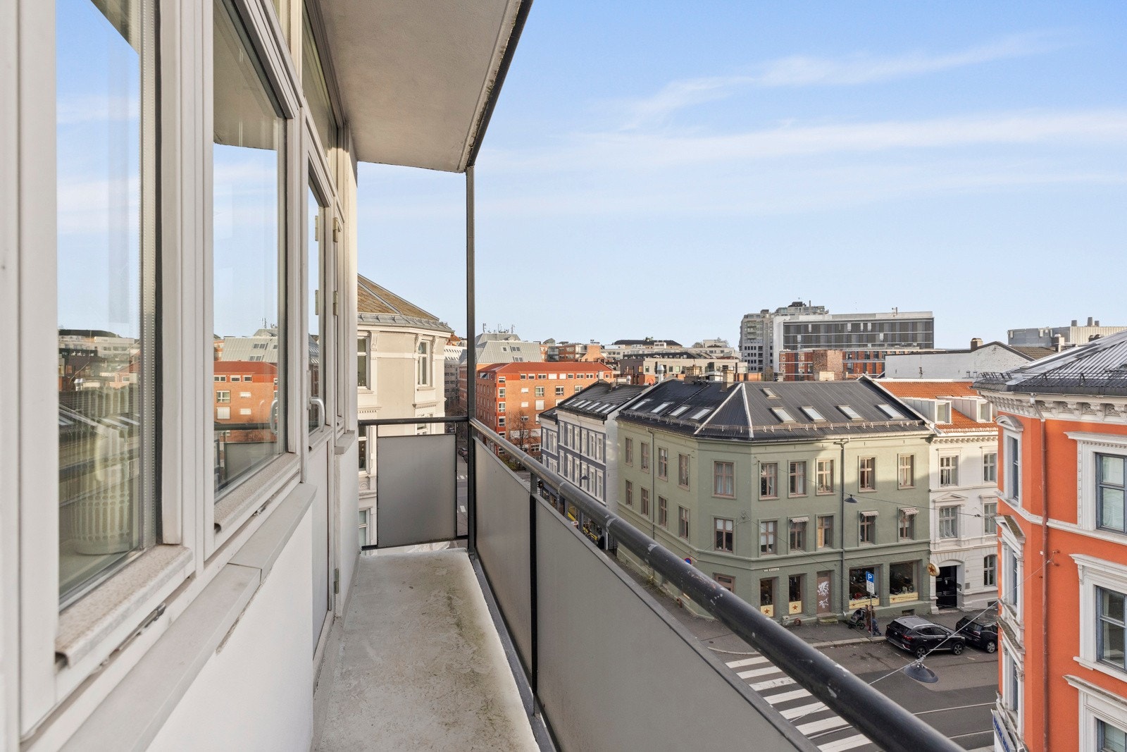 En stor og lys 5-roms andelsleilighet med attraktiv beliggenhet i Homansbyen. Galleribilde