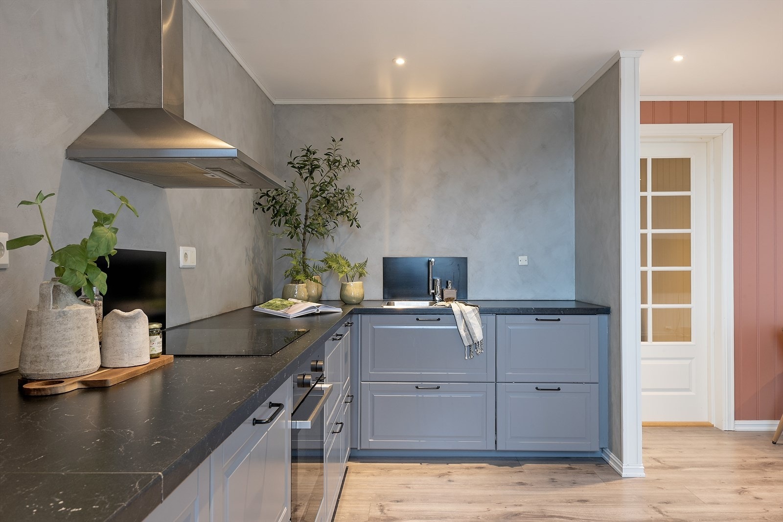 Godt med benkeplass. Galleribilde