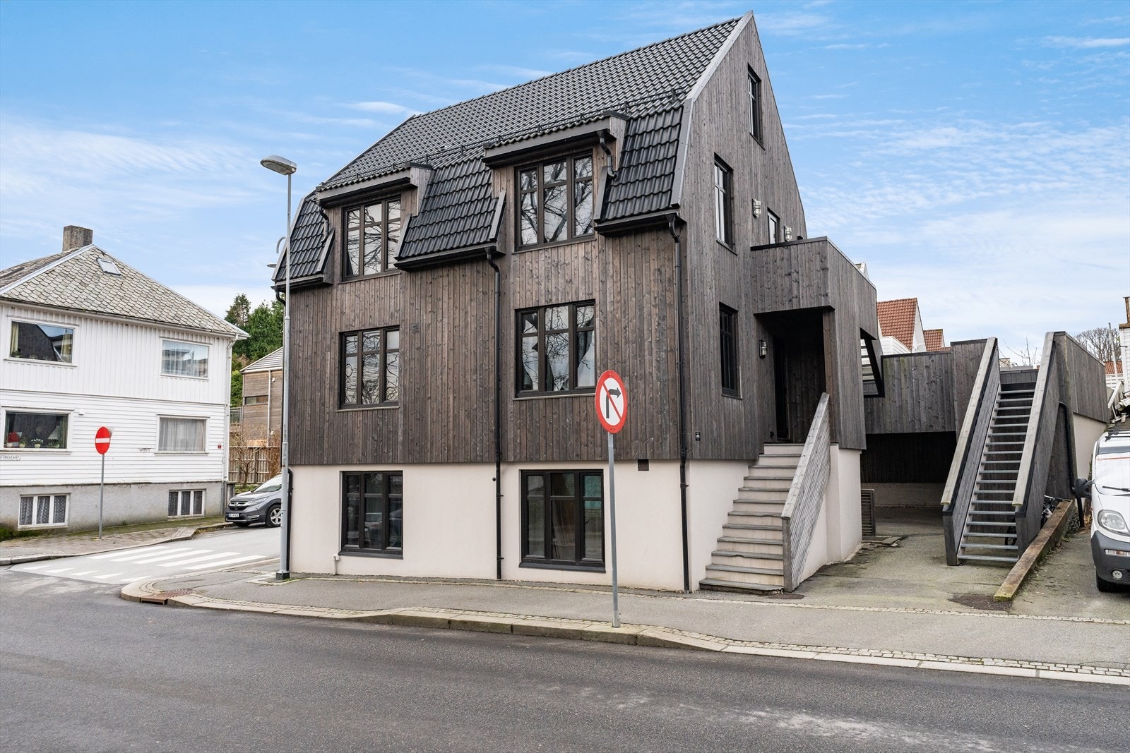 Attraktiv og sentral beliggenhet like i nærheten av sentrumskjernen i Kopervik. Galleribilde