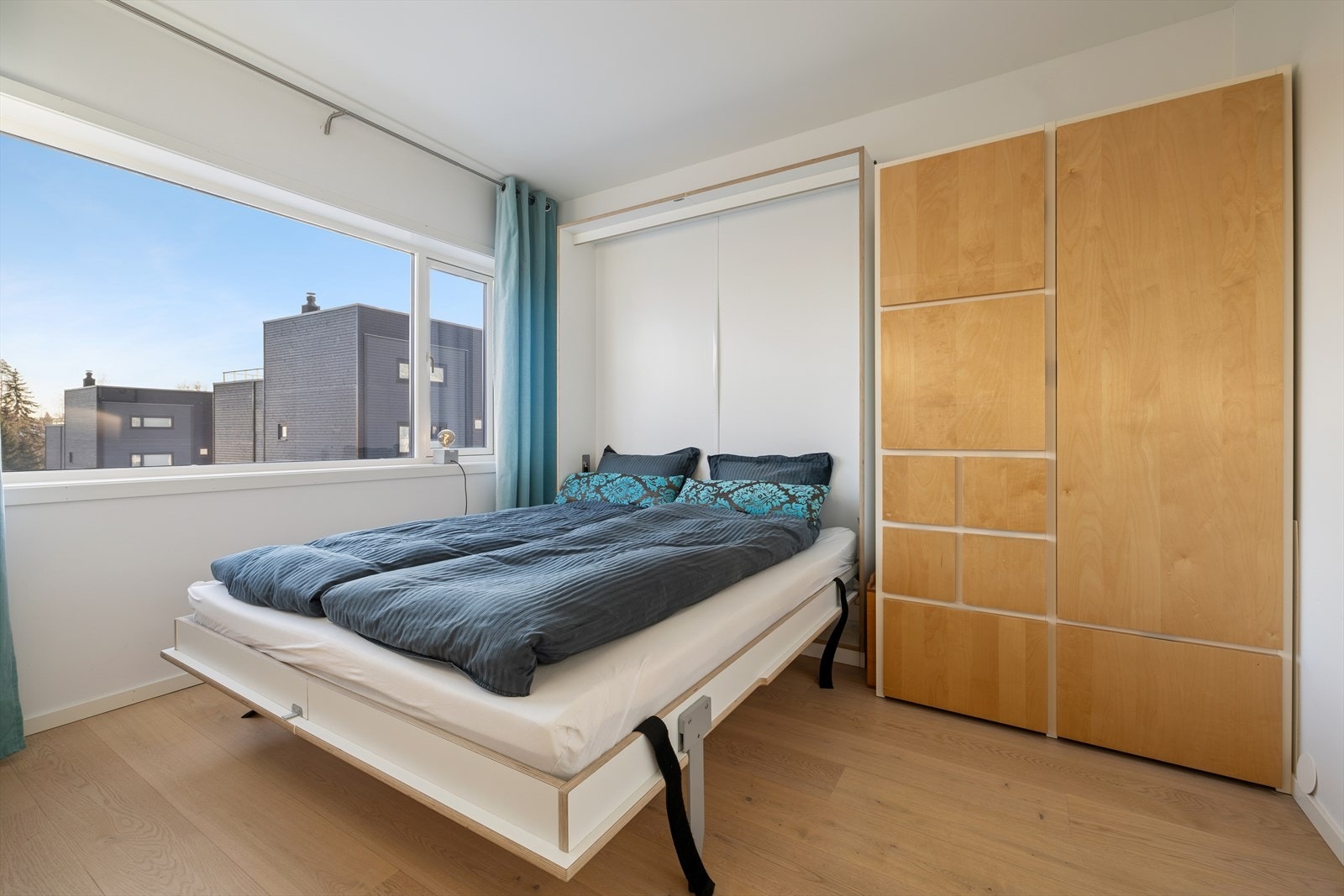 Tre av boligens soverom ligger i andre etasje. Galleribilde