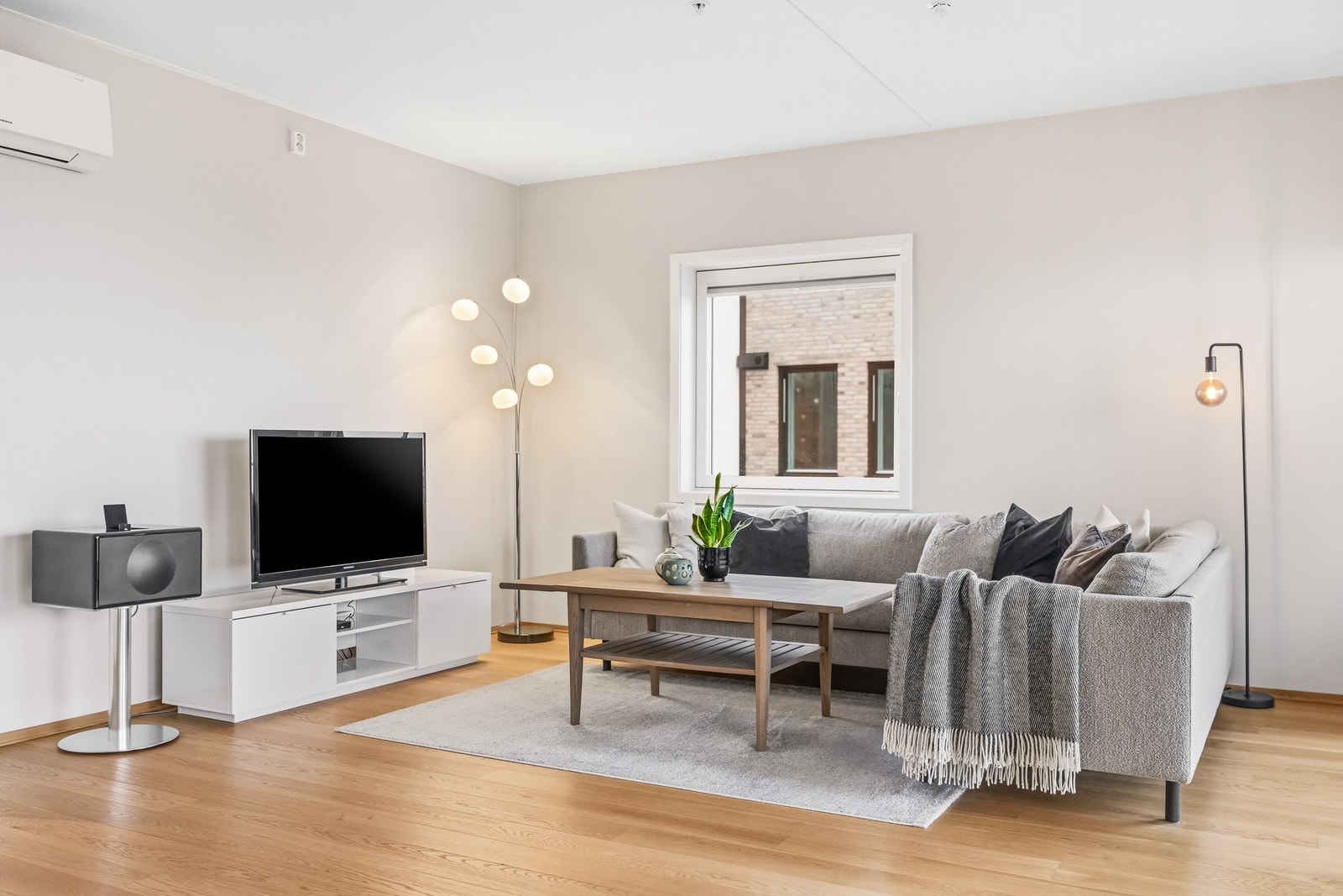 Grunnpakke for TV og internett fra Telia er inkludert i fellesutgiftene. Galleribilde