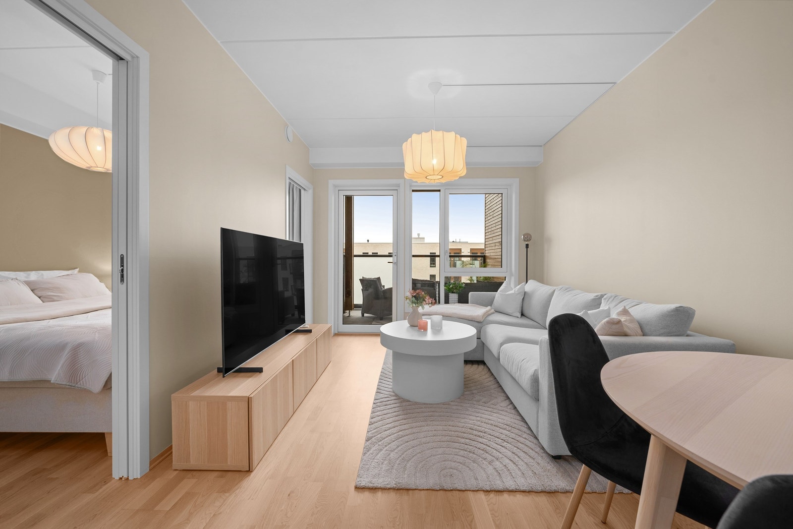 Leiligheten har utvendige screens i stue og soverom. Galleribilde