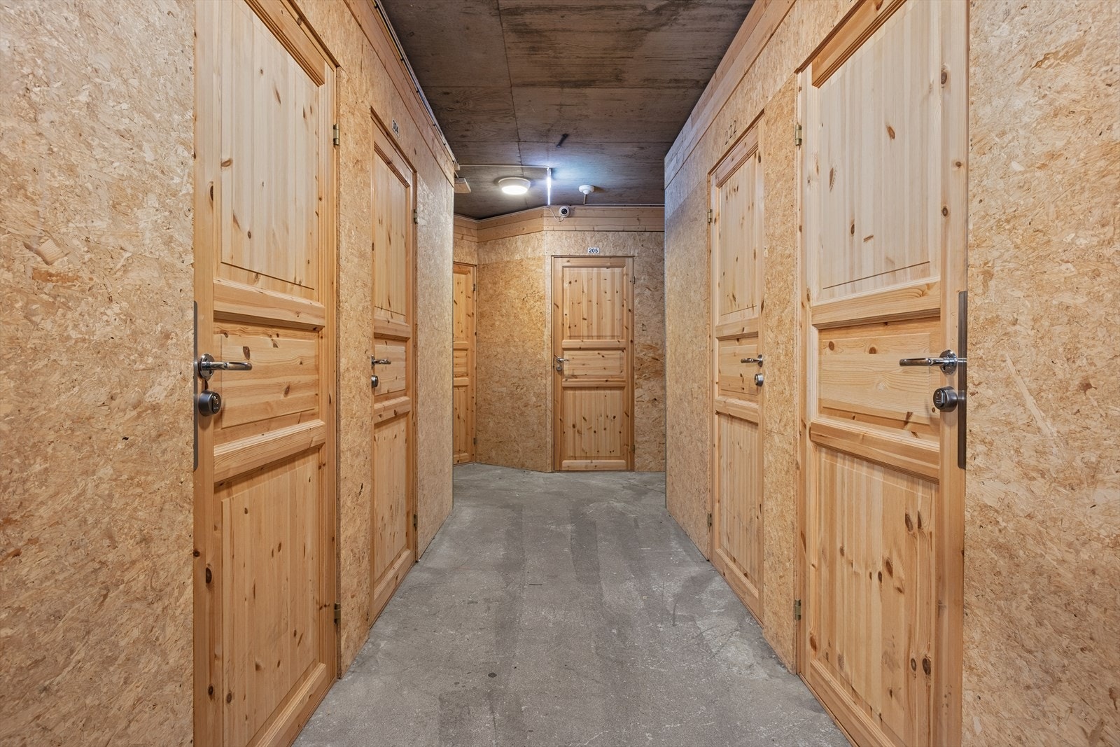 Egen bod i kjeller til oppbevaring Galleribilde