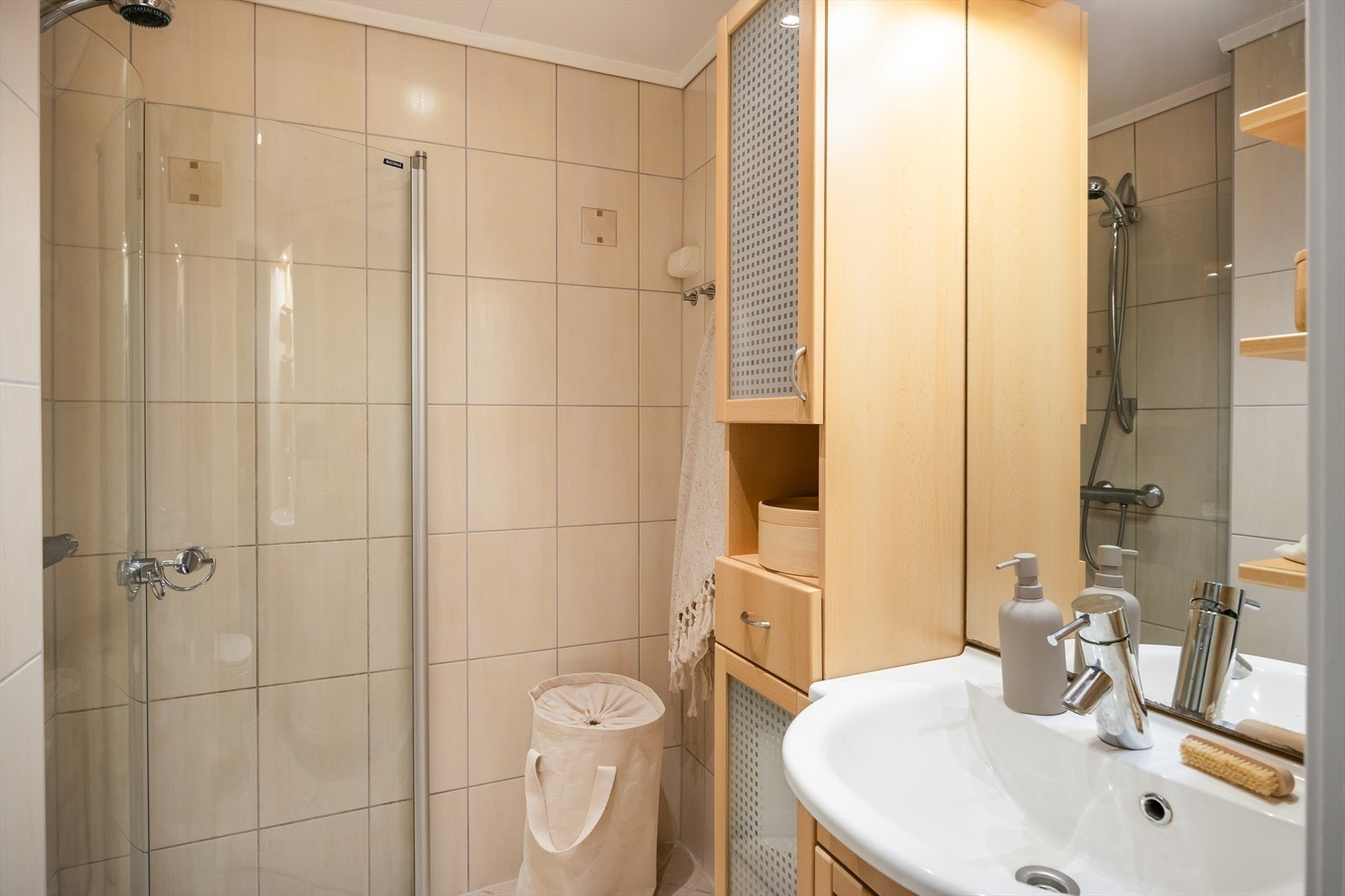 Flislagt bad med gulvvarme. Galleribilde