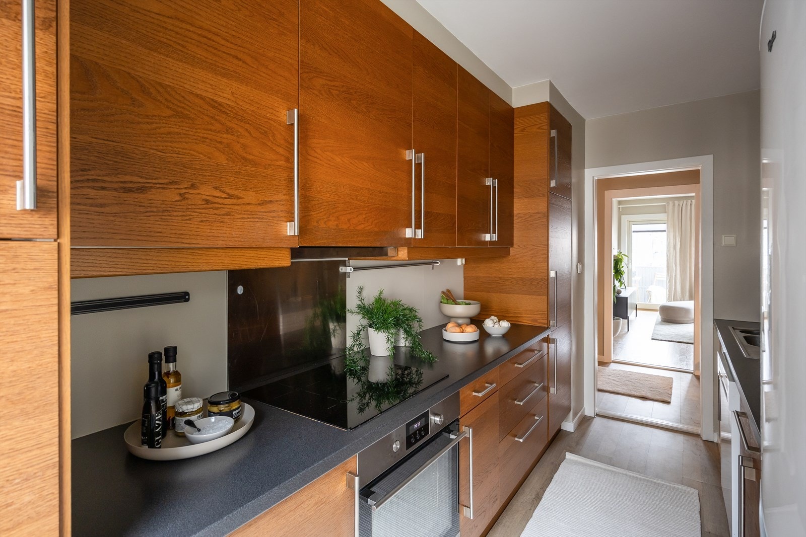 Takstmann har vurdert kjøkkenet til tilstandsgrad 1 og det holder en pen standard. Galleribilde