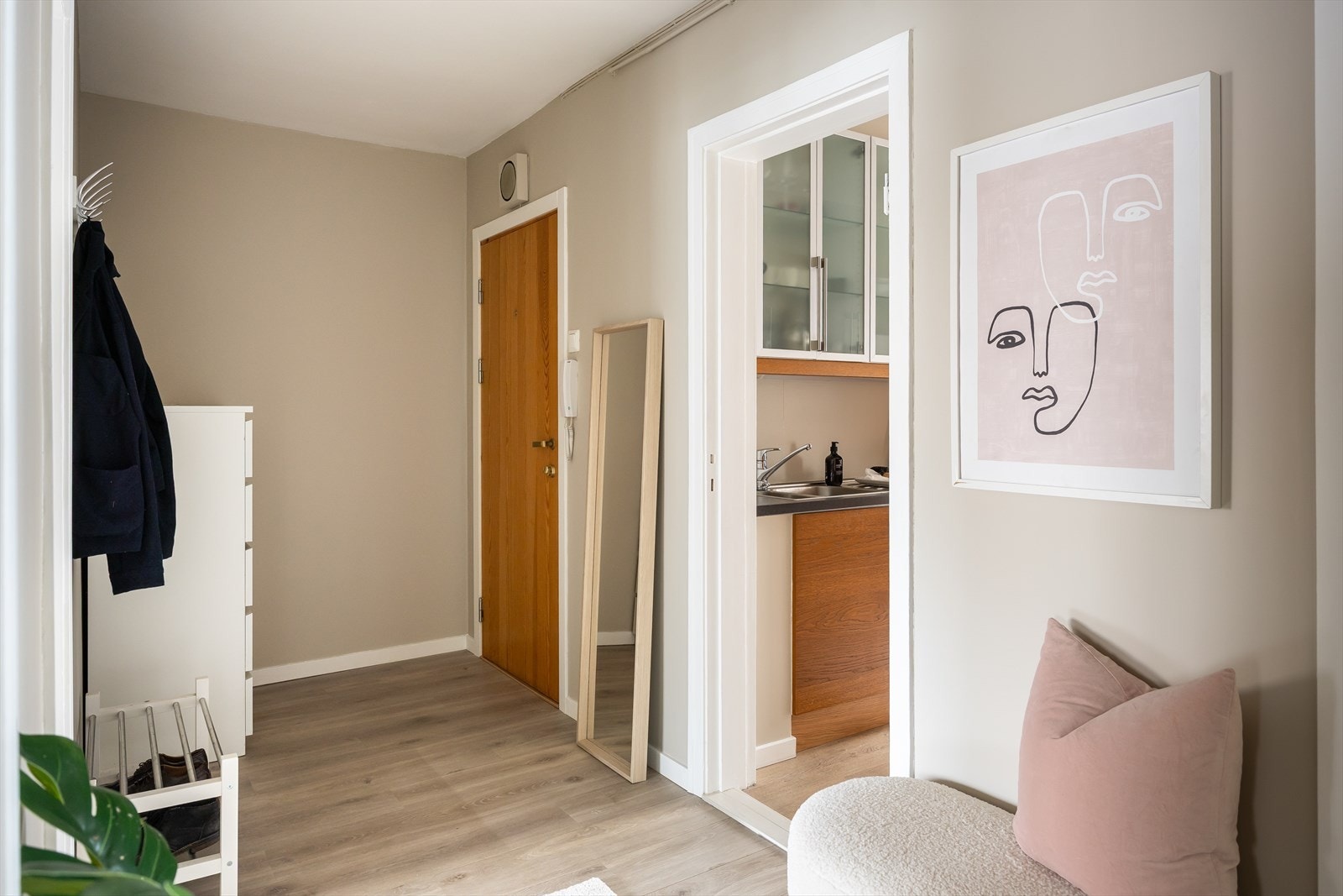 Leiligheten er en andelsleilighet og det påløper derfor ingen dokumentavgift ved kjøp. Galleribilde