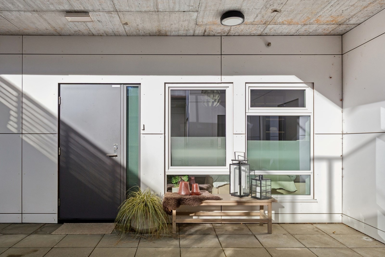 Ved inngangspartiet får man solen inn på formiddagen Galleribilde