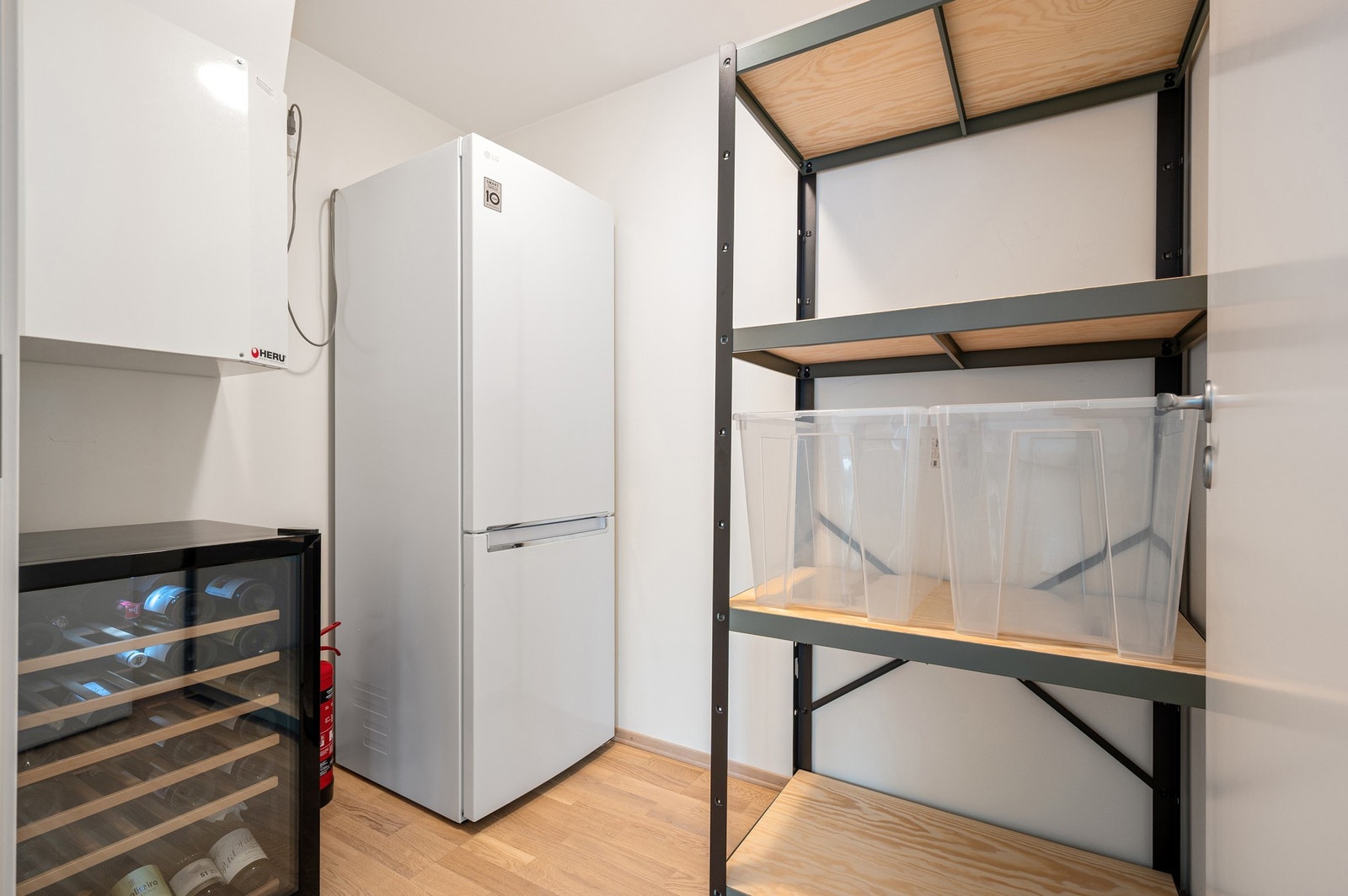 Praktisk innvendig bod på ca. 3,5 m². Boligen har balansert ventilasjon som er plassert i bod. Galleribilde