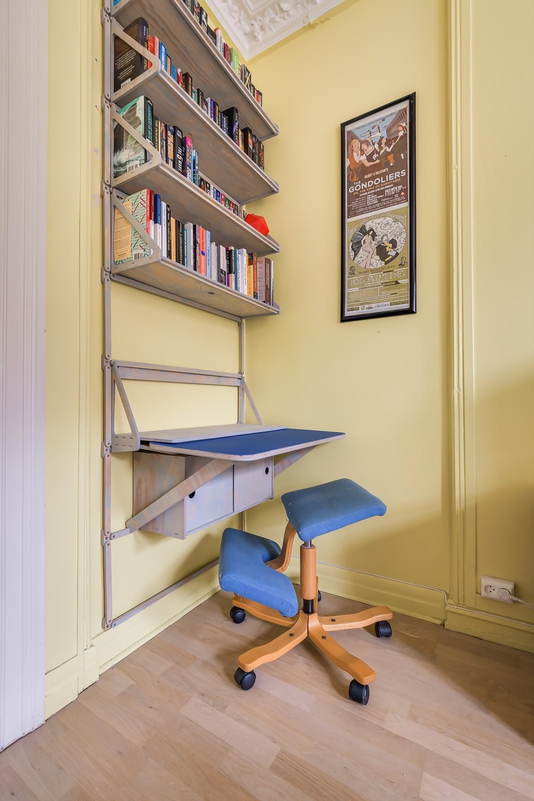 Det er også plass til skrivepult om ønskelig. Galleribilde