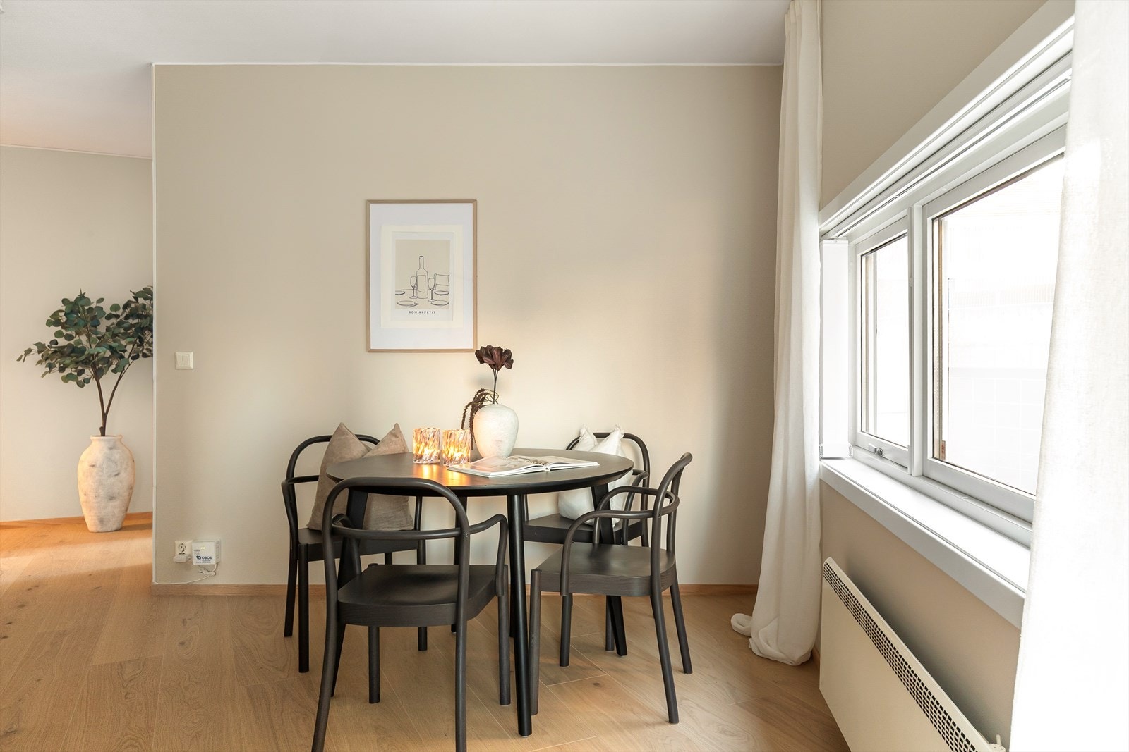 Det er god plass til spisebord. Galleribilde