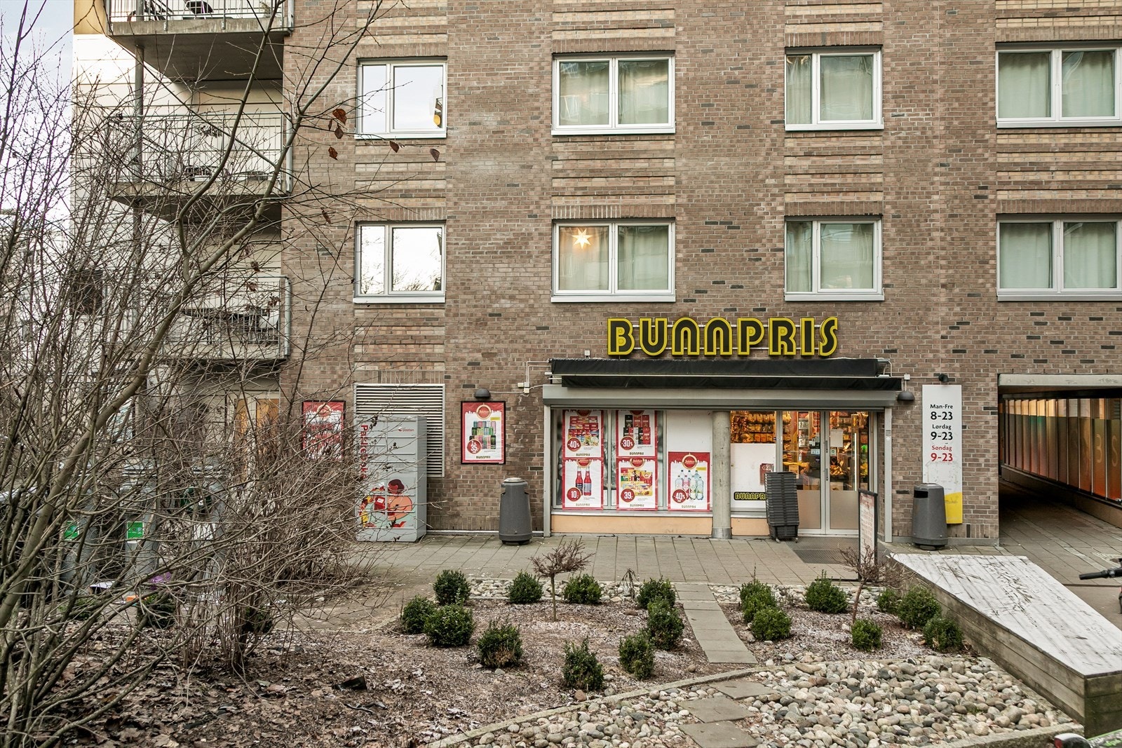 Bunnpris rett ved boligen - praktisk i hverdagen. Galleribilde