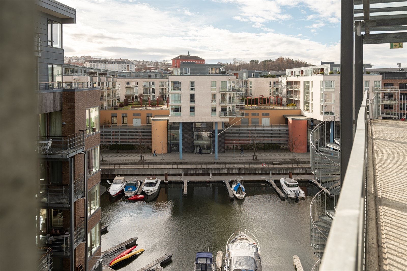 For øvrig ganske god utsikt her også. Galleribilde