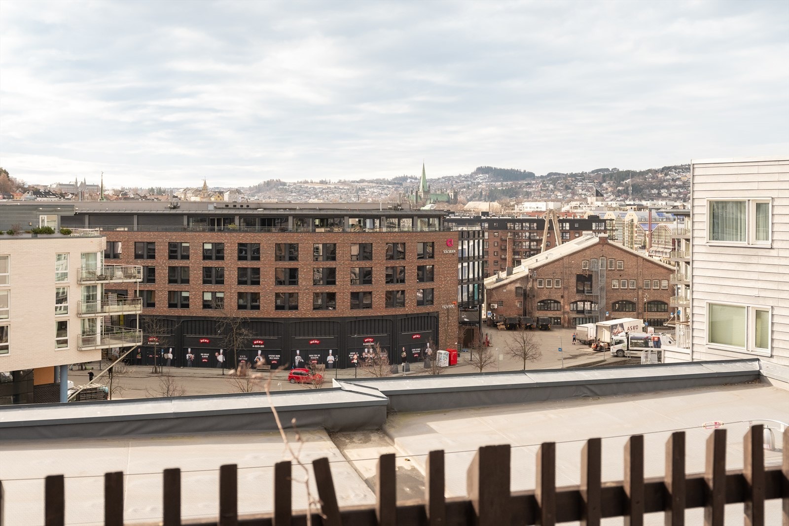 Her har solen hele dagen og utsikt mot Solsiden. Galleribilde