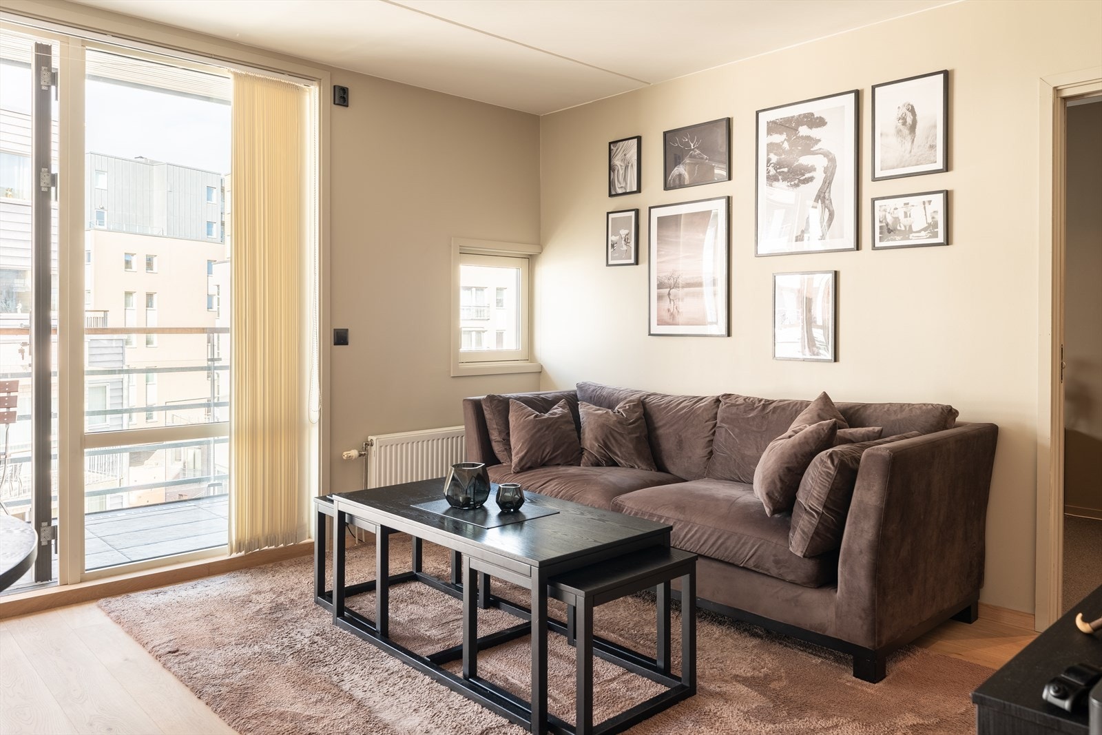 Kjøkken, baderom, gulv og overflater ble oppgradert i 2020/21. Galleribilde