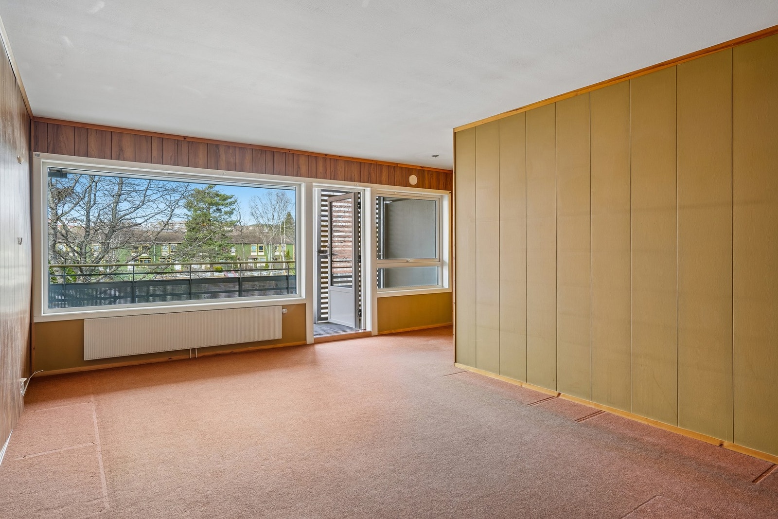 Velkommen til Tranevegen 44C - Presentert av EiendomsMegler1 ved Mathias Åsvang. Galleribilde