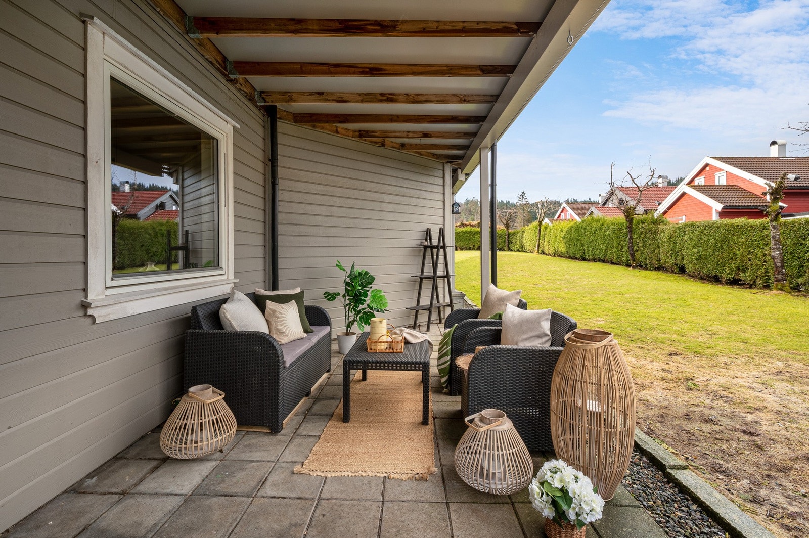 Her kan du innrede med sittegruppe, grill og beplantning. Galleribilde