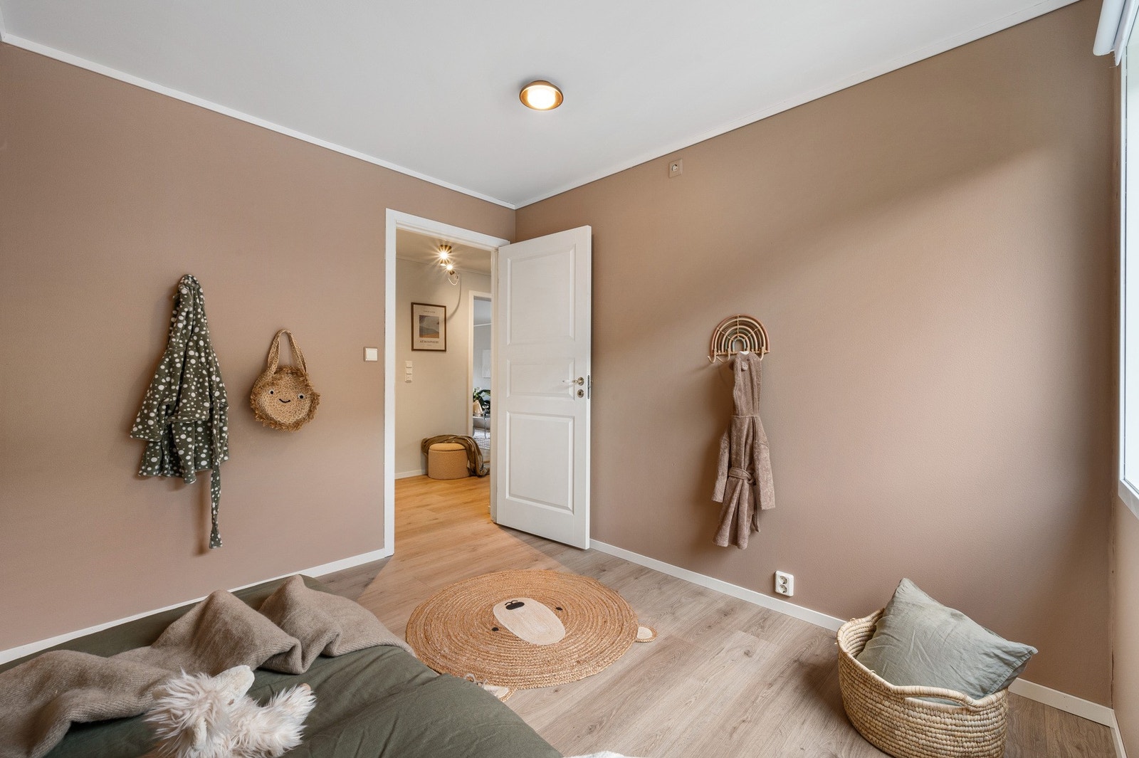 Her kan du innrede med seng, nattbord og garderobeløsning. Galleribilde