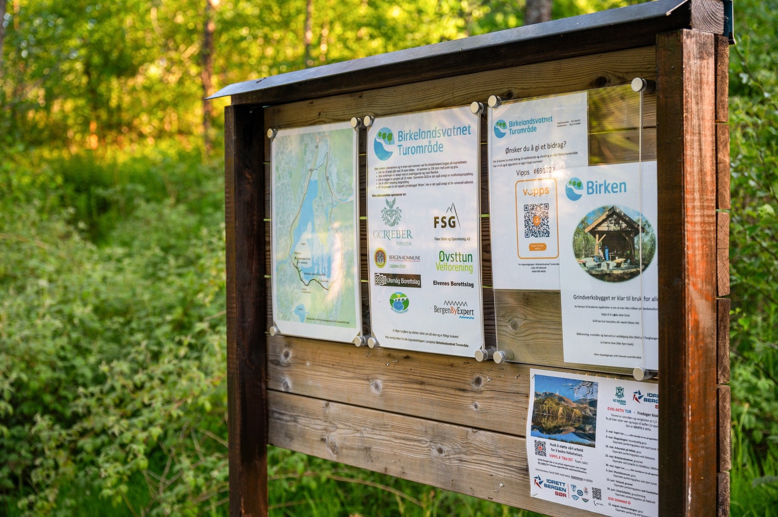 Nærområdet gir svært gode tur- og friluftsmuligheter, med kort vei til naturen og populære turområder som Totland, Birkelandsvannet og Smøråsfjellet. Galleribilde
