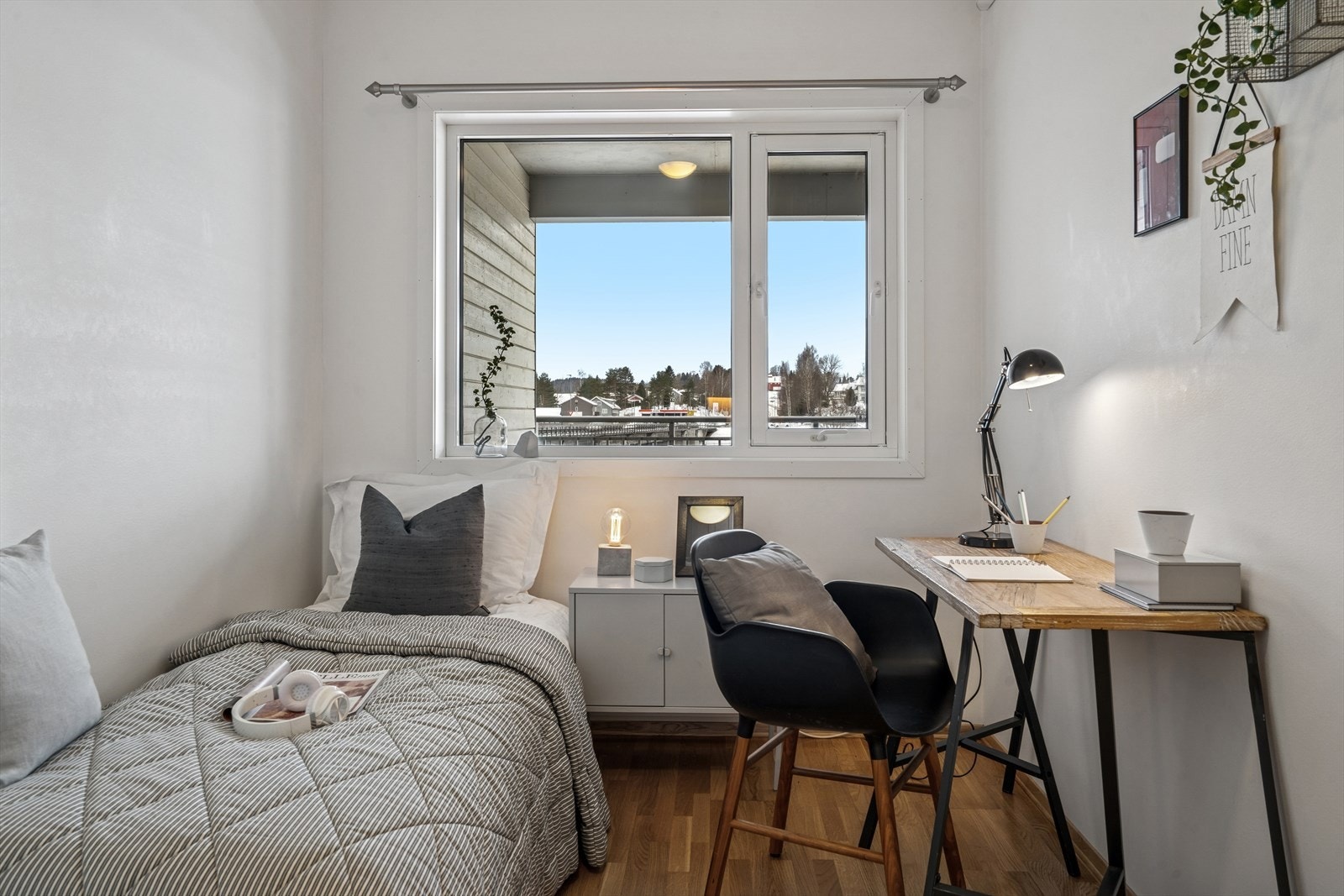 Ypperlig som barnerom, gjesterom eller hjemmekontor. Galleribilde