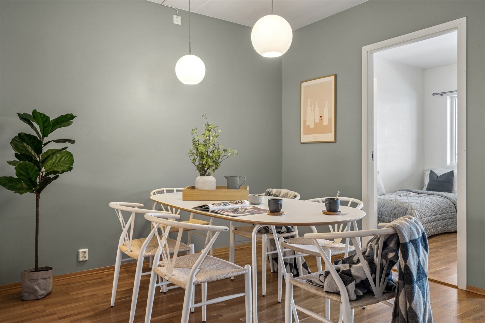 I tilknytning til kjøkkenet, kan spisebord enkelt plasseres - her kan gode måltider nytes. Galleribilde