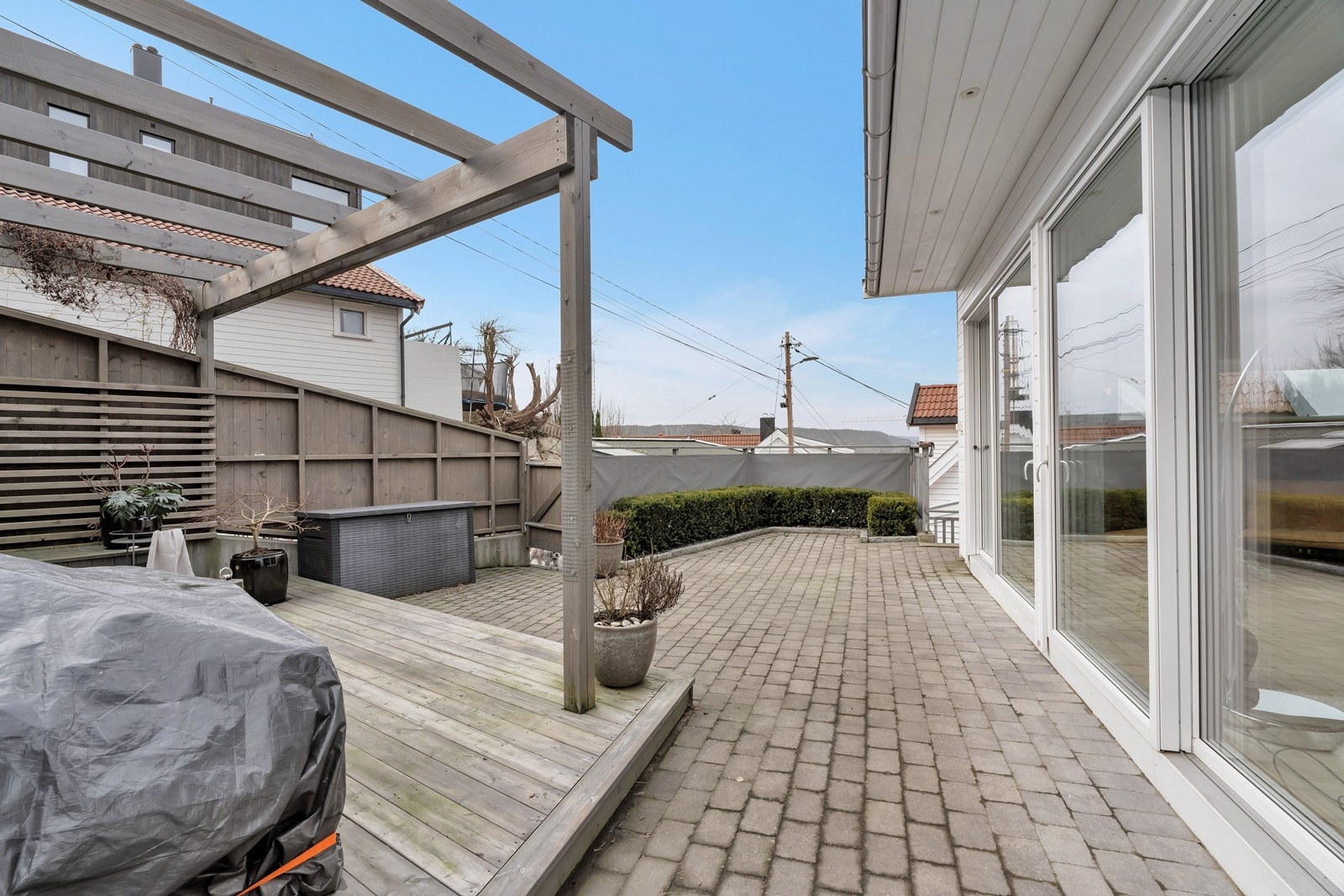 Solrikt og usjenert Galleribilde