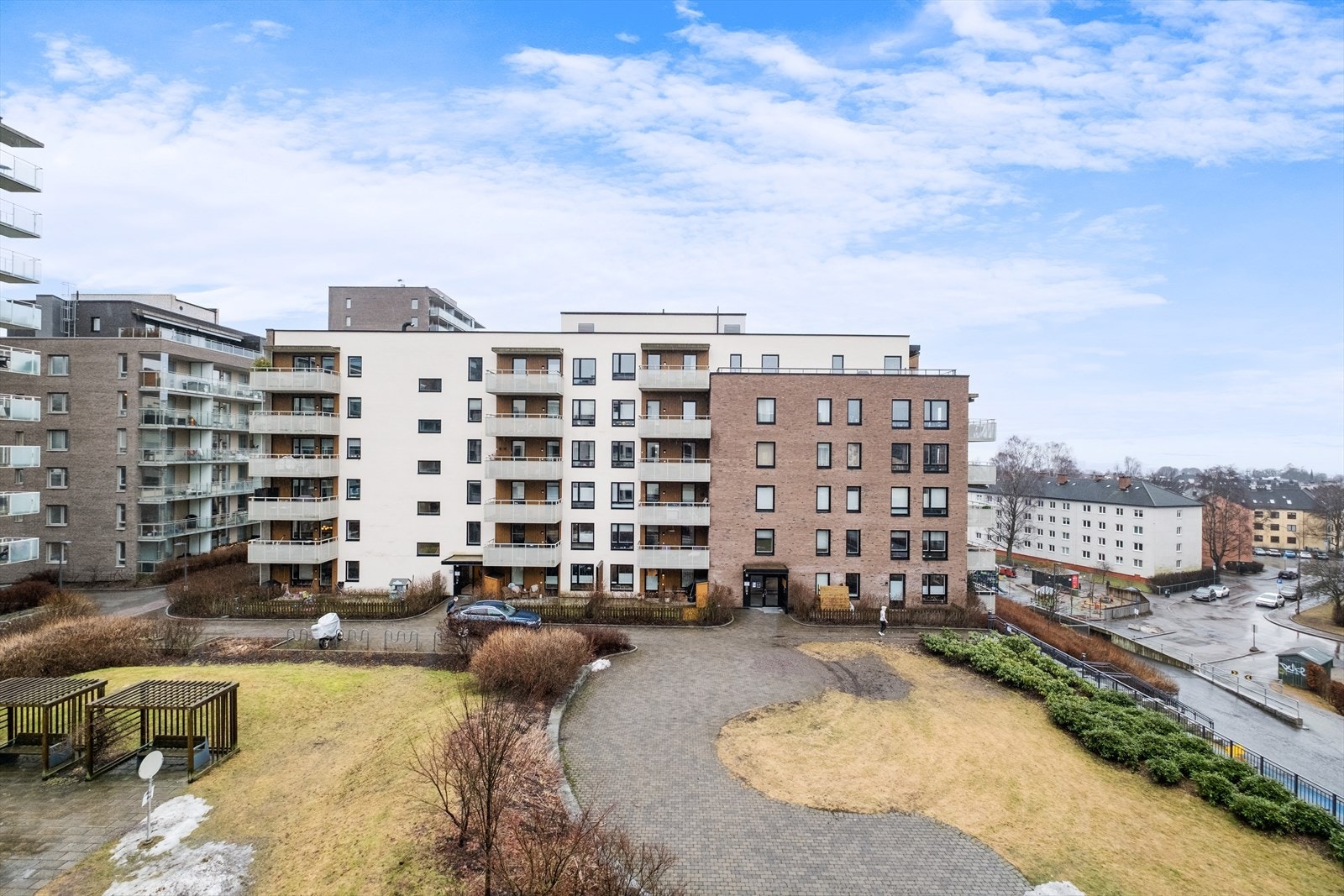 Boligen ligger i et rolig og barnevennlig område med et svært godt bomiljø Galleribilde